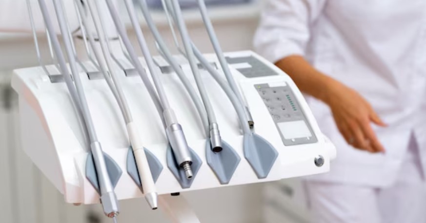 Почему имплантация зубов является отличным решением