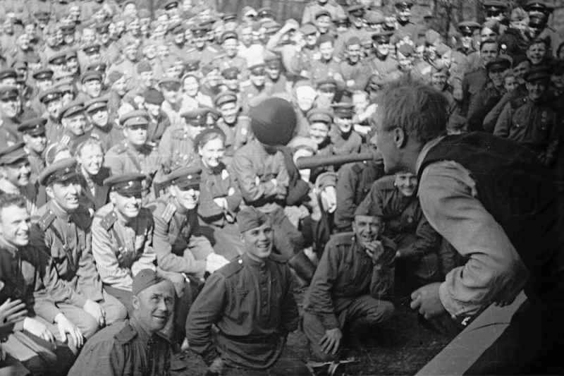 Будущий напарник Никулина горел в Т-34, а клоун Вяткин импровизировал под бомбами