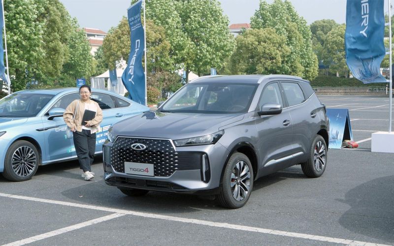 
            Chery рассекретил внешность нового Tiggo 4. Первые фото
        