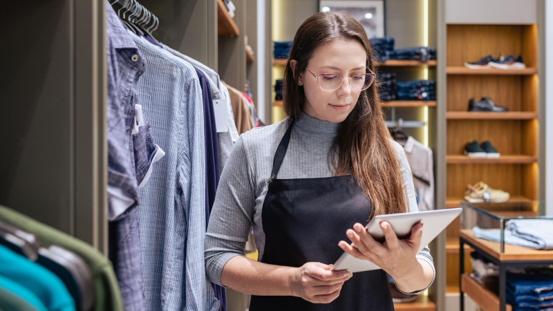 Германия в марте поставила в Россию одежду на рекордную с сентября сумму