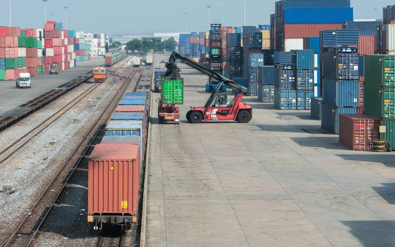 
            Перевозки из Китая подорожали. Что будет с ценами на машины и запчасти
        