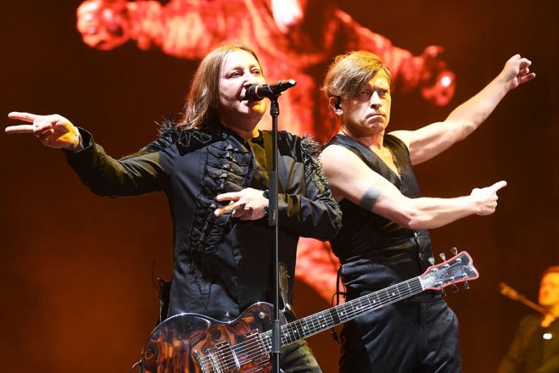 Санду выдала молдавское гражданство нескольким участникам «Би-2» 