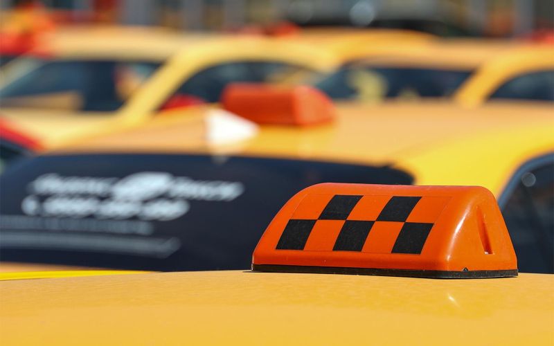 
            Эксперты назвали регионы-лидеры по числу электромобилей в такси
        