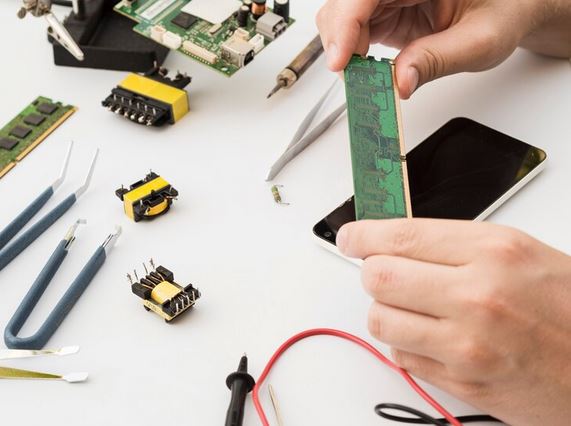 Особенности обслуживания флагманского смартфона