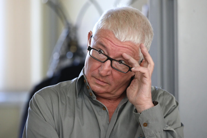 Экс-главред «Ведомостей» Андрей Шмаров умер в 69 лет 