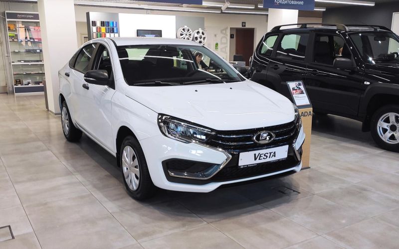 
            Lada Vesta в Белоруссии стоит дешевле. Как это возможно
        