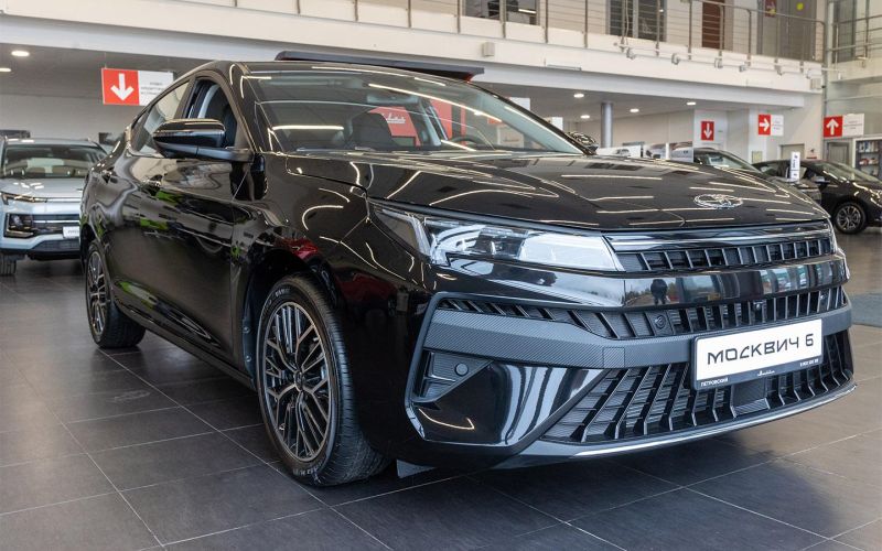 
            «Москвич 6» подешевел, Belgee X50 подорожал. Как изменились цены на рынке
        