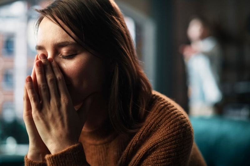 Основные признаки абьюзера: чем опасен такой партнер и развитие отношений с ним 