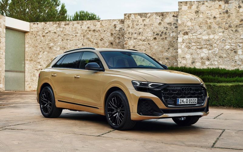 
            В Россию привезли рестайлинговый Audi Q8. Сколько он стоит
        