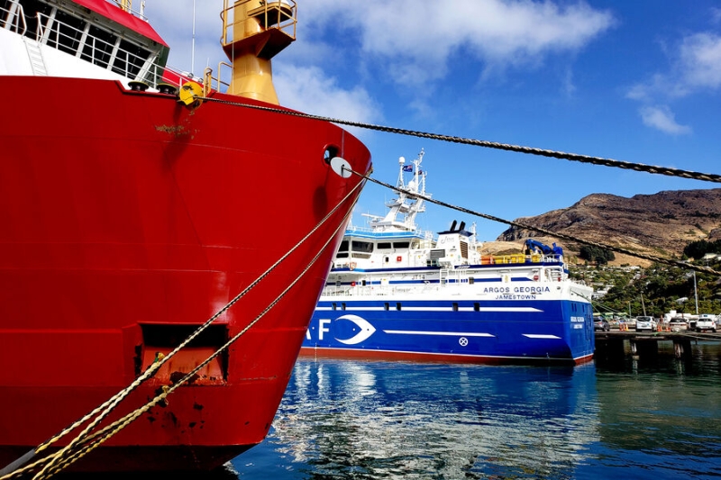 В Атлантике затонуло рыболовецкое судно Argos Georgia с россиянами на борту 