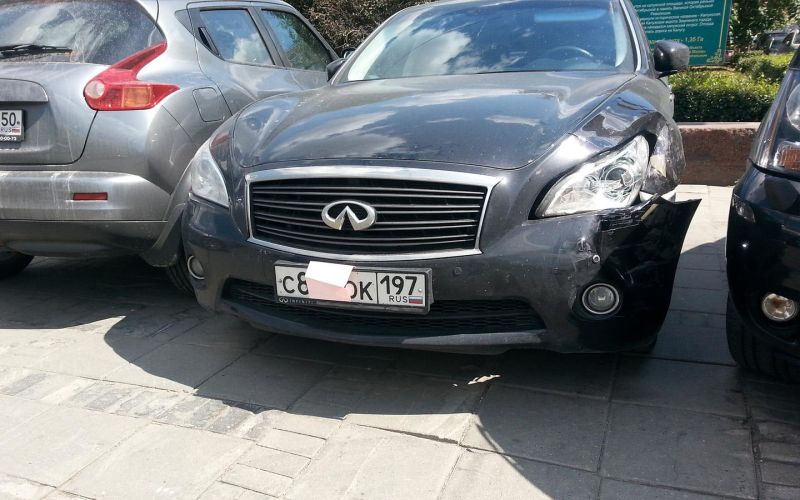 Водителям грозит новое наказание за рамки и бумажки на номерах. Подробно