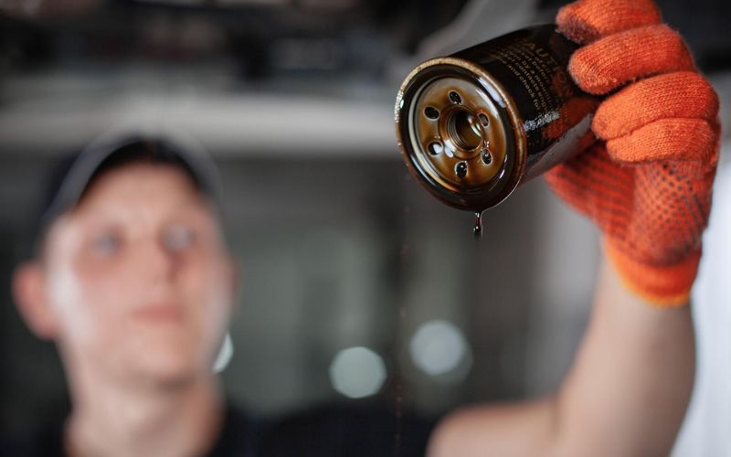 Замена масляного фильтра: как его снять подручными средствами