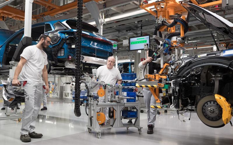 Китайцы решили выкупить у Audi завод. Его закрытие вызвало протесты