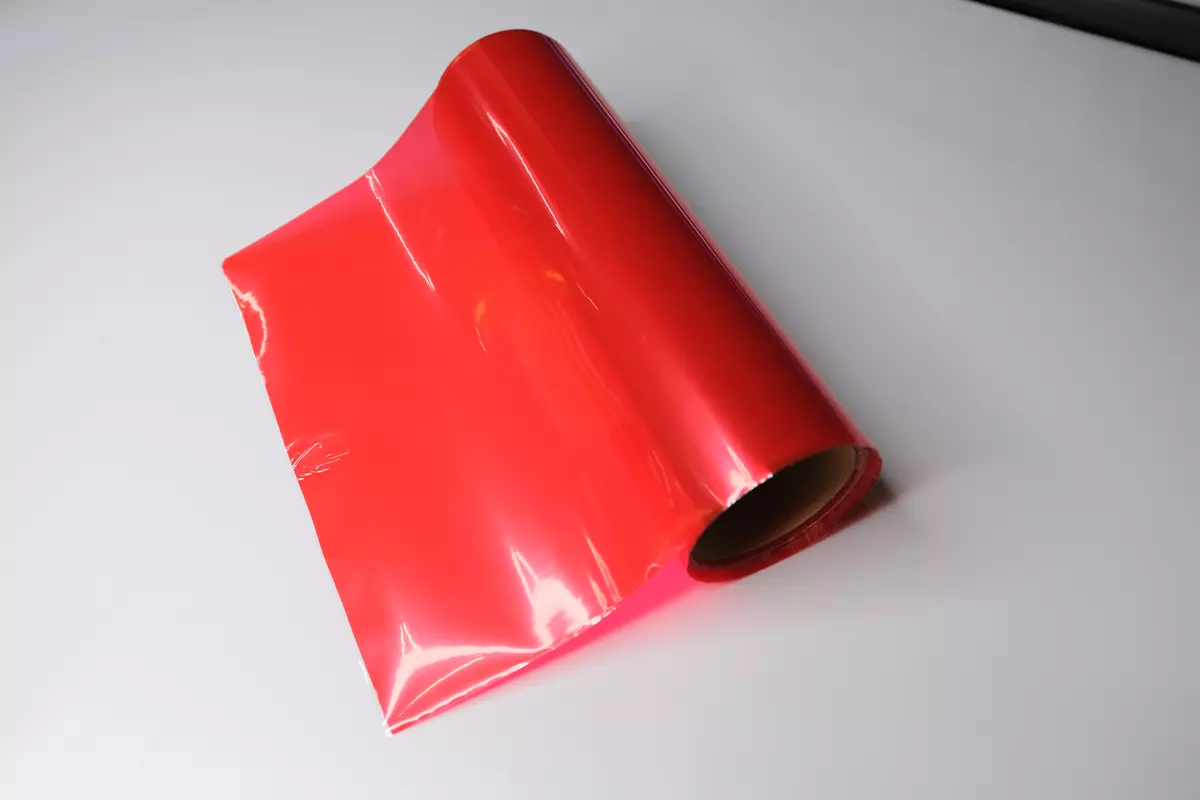 Виниловая или полиуретановая пленка на авто: что выбрать?