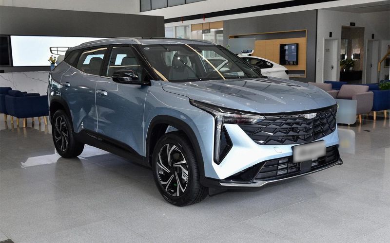 
            В России попался новый кроссовер Geely Atlas Cool до официального дебюта
        