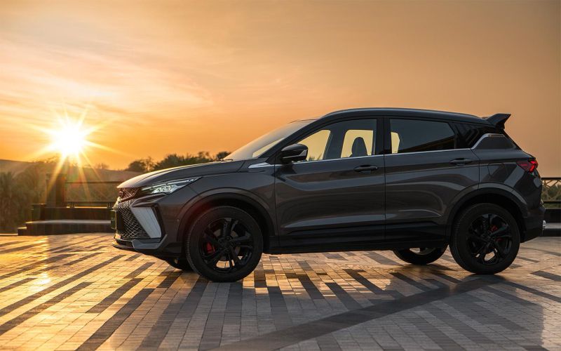 
            Дилеры назвали реальные цены на дешевые кроссоверы. Они ниже официальных
        