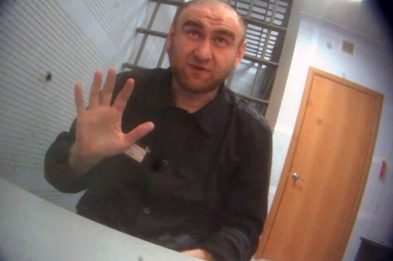 ФСБ опубликовала видео, где экс-сенатор Арашуков предлагает взятку в колонии