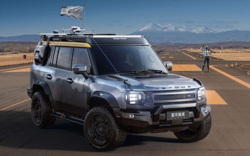 
            Jetour T2 получил спецверсию. У нее есть зарядка для дронов
        