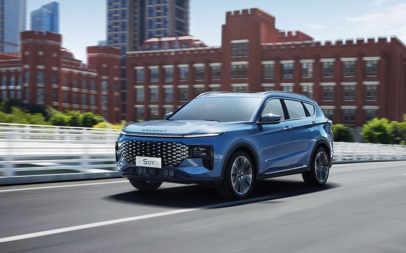 
            В России появятся новые штрафы, бренды и кроссовер Lada. Итоги недели
        