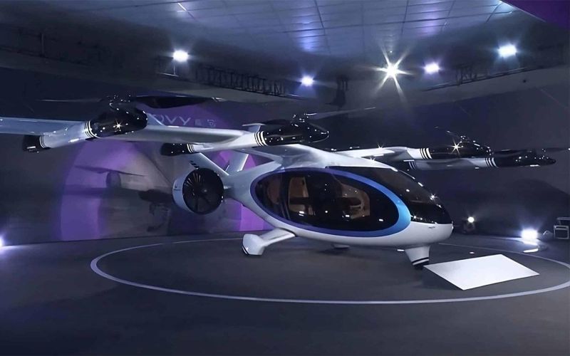 
            GAC представил летающий автомобиль. Он способен подниматься на 2,3 метра
        