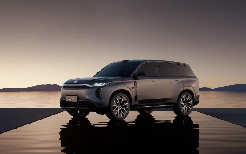 
            Гибридный кроссовер GAC S7 сертифицировали в Китае. Его ждут и в России
        