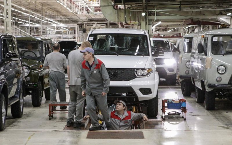 
            Какие доходы на автозаводах в России и за границей. Сравнение зарплат
        