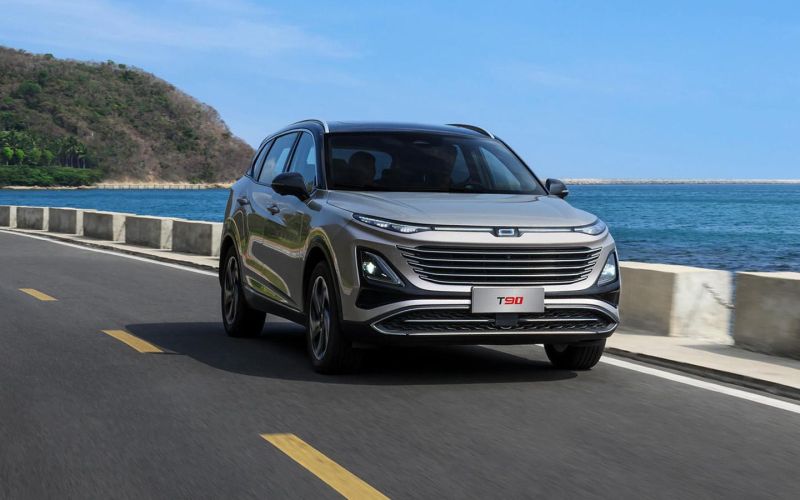 Названы цены новых FAW Bestune T90 и B70 в России. Старт продаж