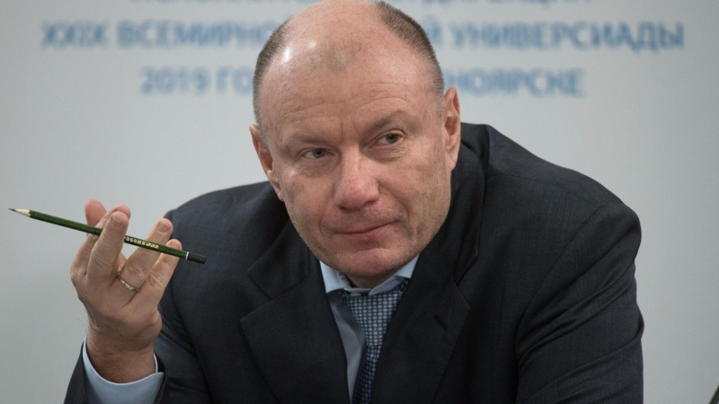 Потанин считает, что Россия может жить с курсом 100-110 рублей за доллар