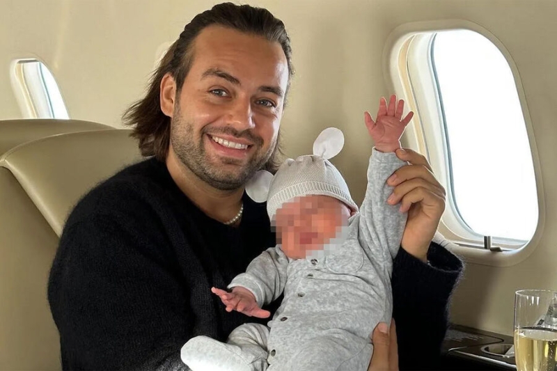 Бросил ребенка в снег и уехал из страны. Суд заочно арестовал блогера Косенко 