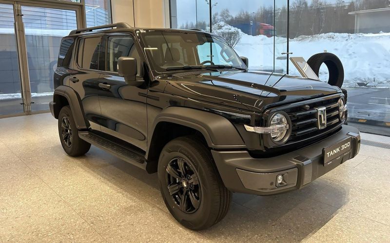 
            «Пересаживаются с Toyota». За сколько и как нам продавали новый Tank 300
        