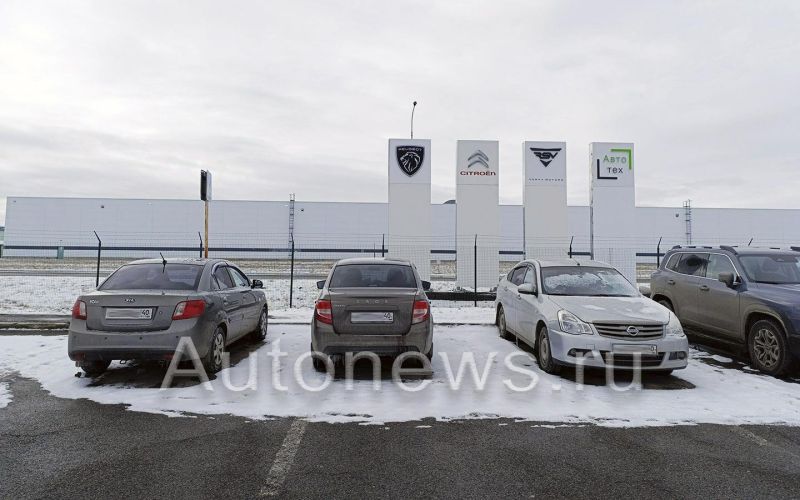 
            Что сейчас происходит на бывшем заводе «ПСМА Рус» в Калуге. Репортаж
        