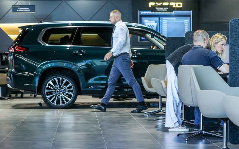 
            Ключевую ставку оставили на прежнем уровне. Что будет с авторынком
        