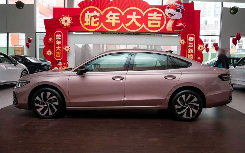 
            Почти как в 2022 году. В Китае рухнули цены на европейские автомобили
        