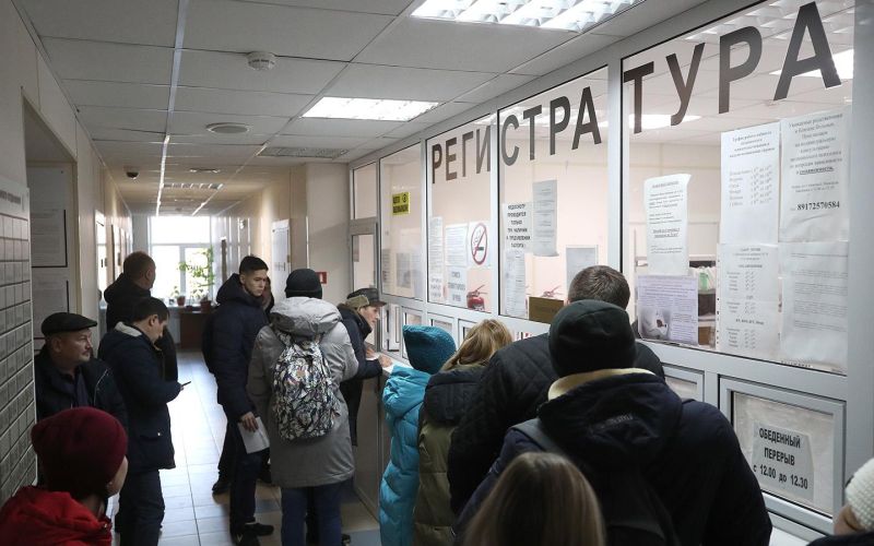 
            Российским водителям придется массово заменить права. Мы узнали причины
        