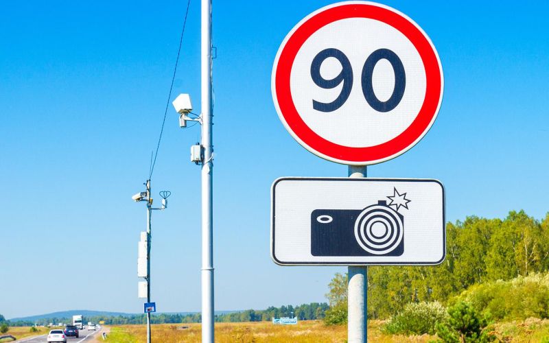 
            МВД выступило против возвращения штрафов за превышение средней скорости
        