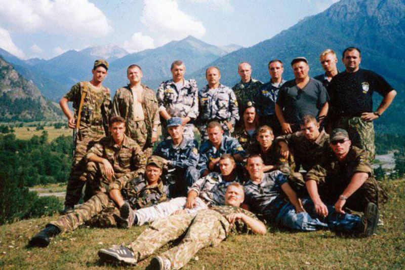 «Они лупят по нам напрямую»: как десятки омоновцев погибли в Чечне в загадочной засаде 