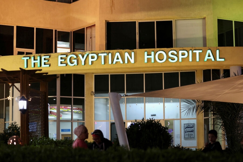 Ушел под воду с открытыми люками: туристы рассказали подробности крушения батискафа в Египте 