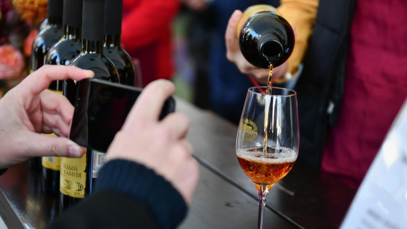 В Крыму предложили запустить интернет-торговлю вином