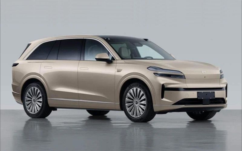 5 значимых премьер Шанхайского автосалона. От «Светлячка» до царь-мотора