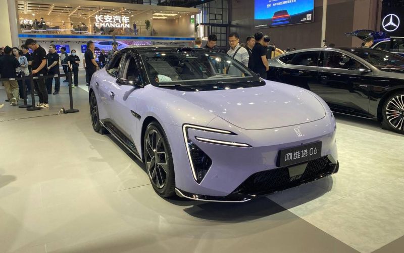 
            Четвертый по списку. Седан Avatr 06 дебютировал на Шанхайском автосалоне
        