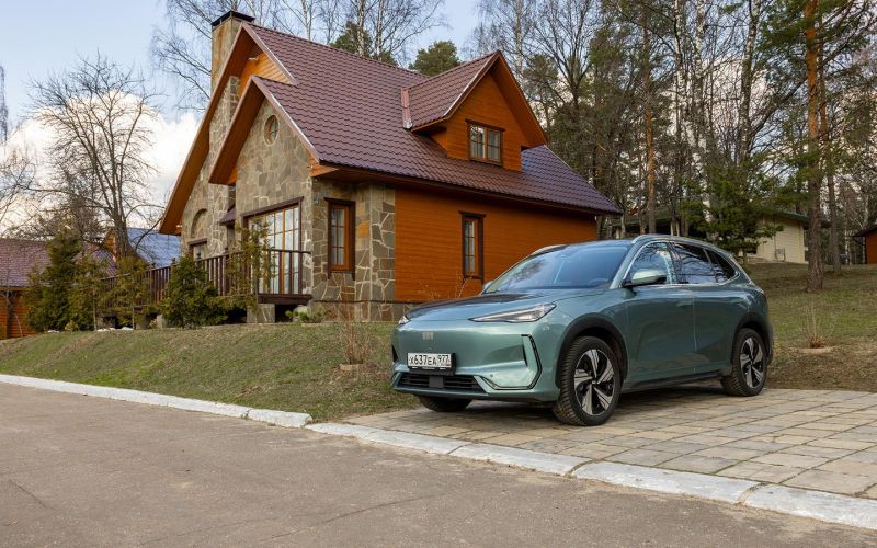 
            Как мы пытались выжить с электромобилем в России. Первый тест Geely EX5
        