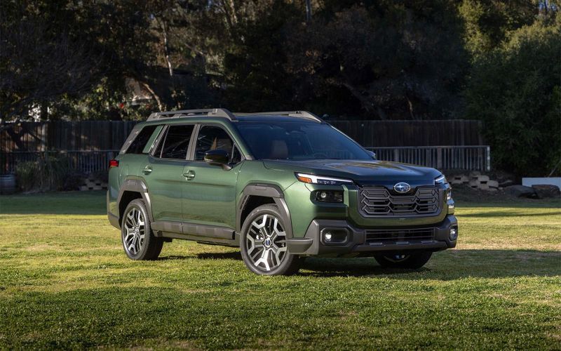 
            Перешагнул за 30 лет. Subaru показал Outback нового поколения
        