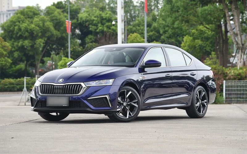 
            По цене премиальных «китайцев». 5 самых доступных Skoda в России
        