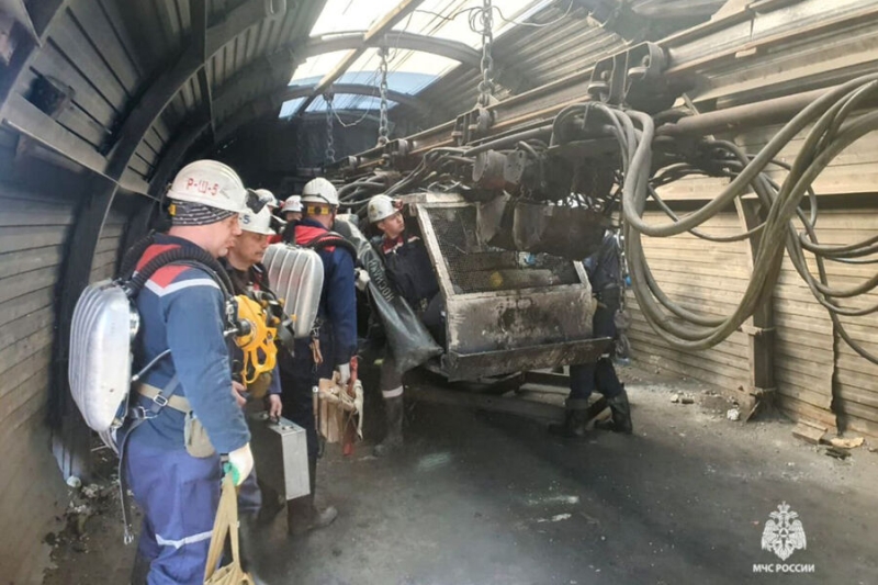 Почти сутки под землей: в Ростовской области спасли двух шахтеров 