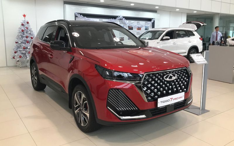 
            Скидки до ₽1,6 млн. Как дилеры пытаются избавиться от китайских машин
        