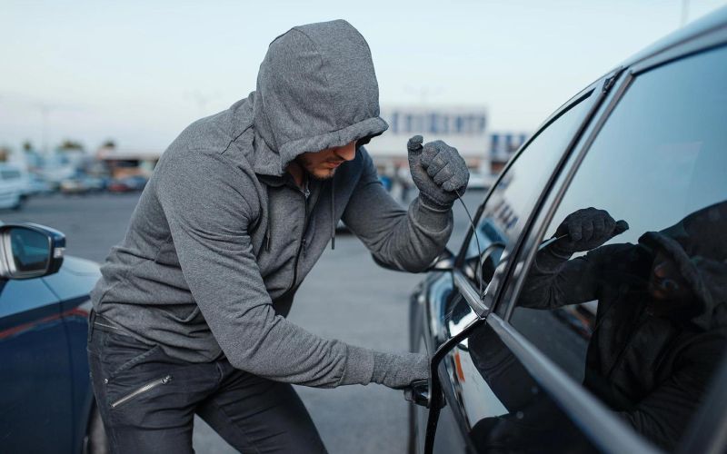 
            Страховщики предупредили о росте числа угонов в России в 2025 году
        