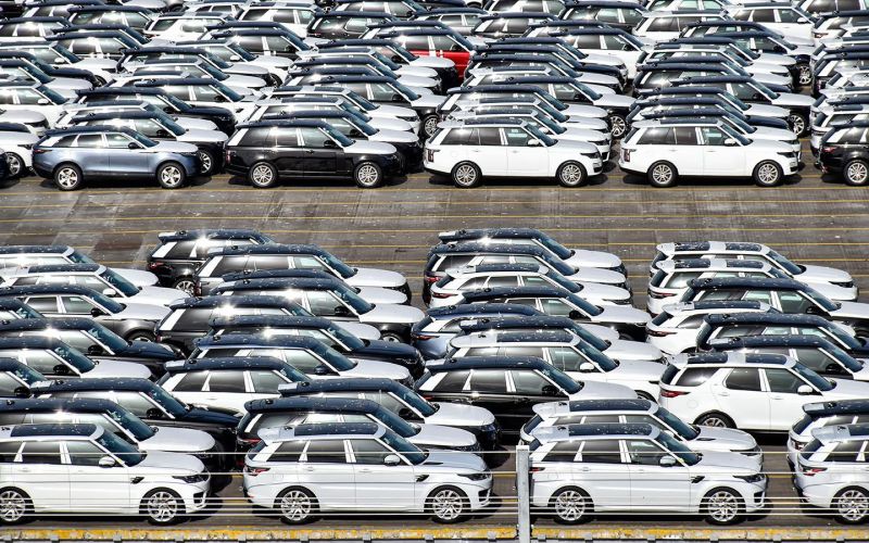 
            25% — не помеха. Jaguar Land Rover возобновил поставки автомобилей в США
        