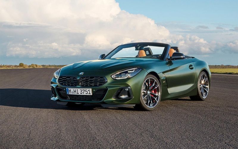 
            7 новых машин, которые можно купить с «механикой». Есть даже внедорожники
        