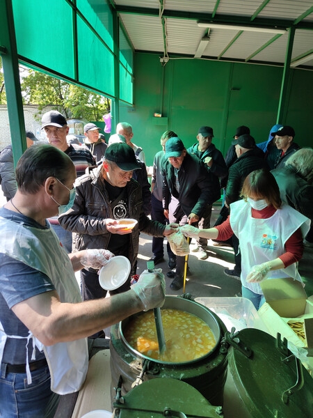 «Дно затягивает, а улица — это дно»: как люди превращаются в бомжей 