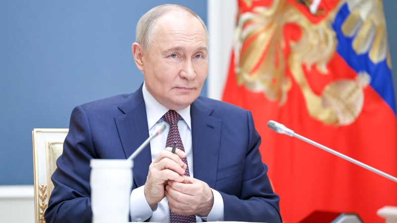 Путин призвал власти и бизнес прислушиваться к людям